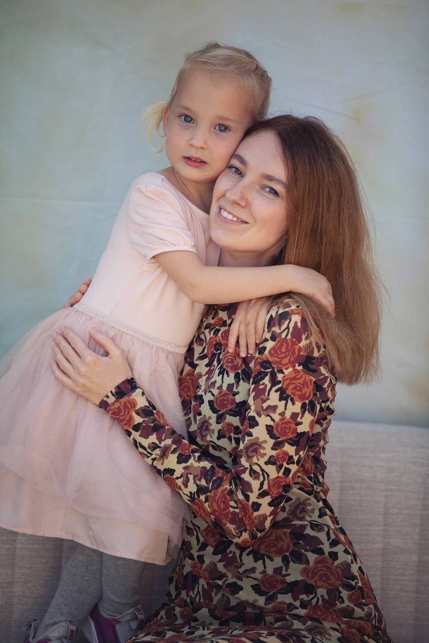 Olena Pozhar with her daughter