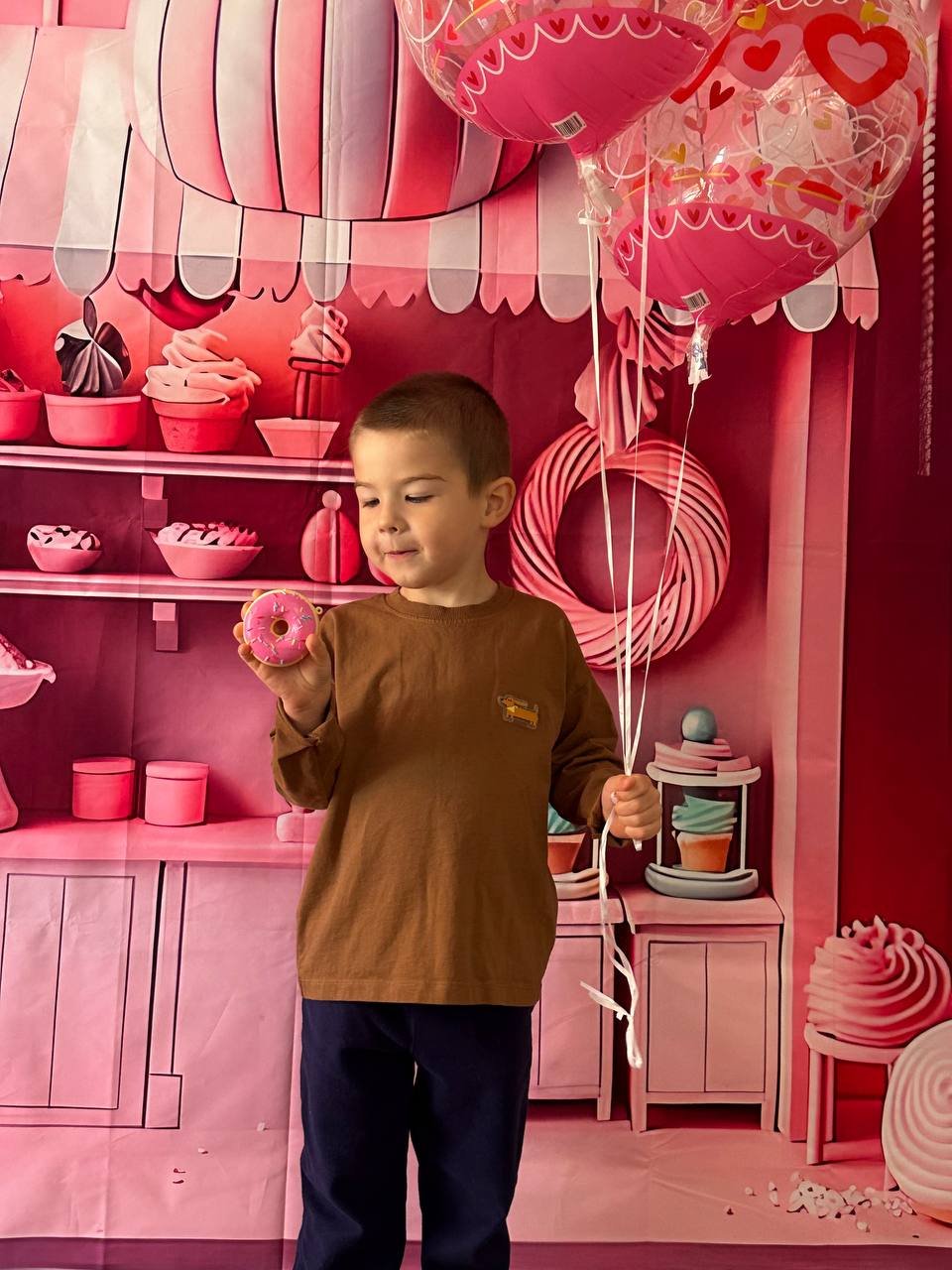 Valentine’s treats and balloons
